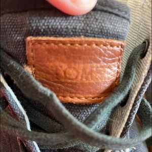 Men’s lace up toms